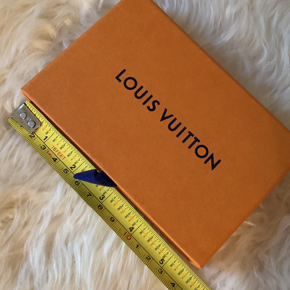 Empty Louis Vuitton small box - image 7